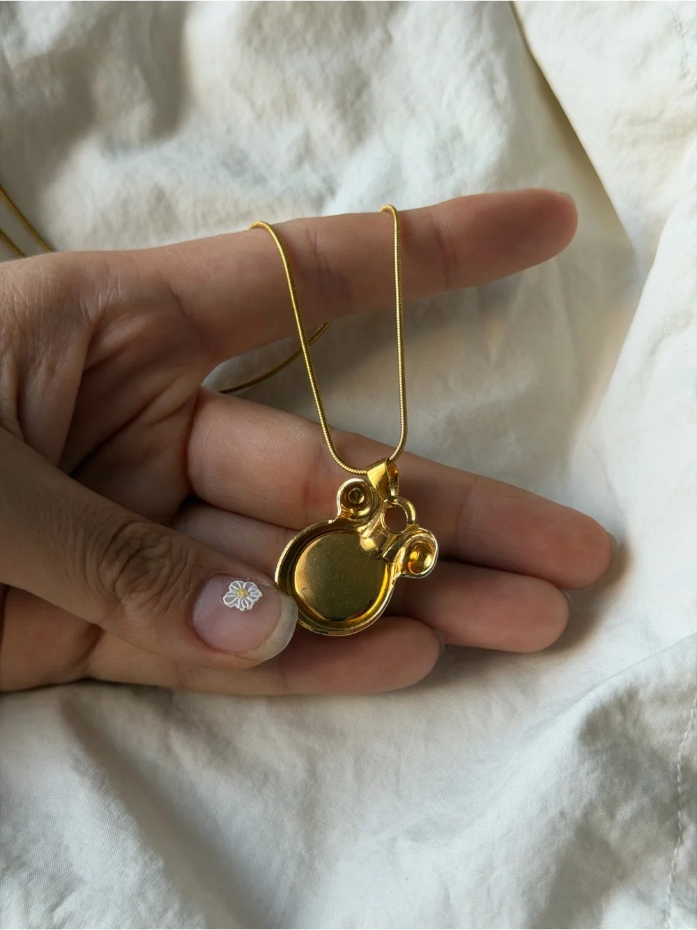 CHANEL authentic button